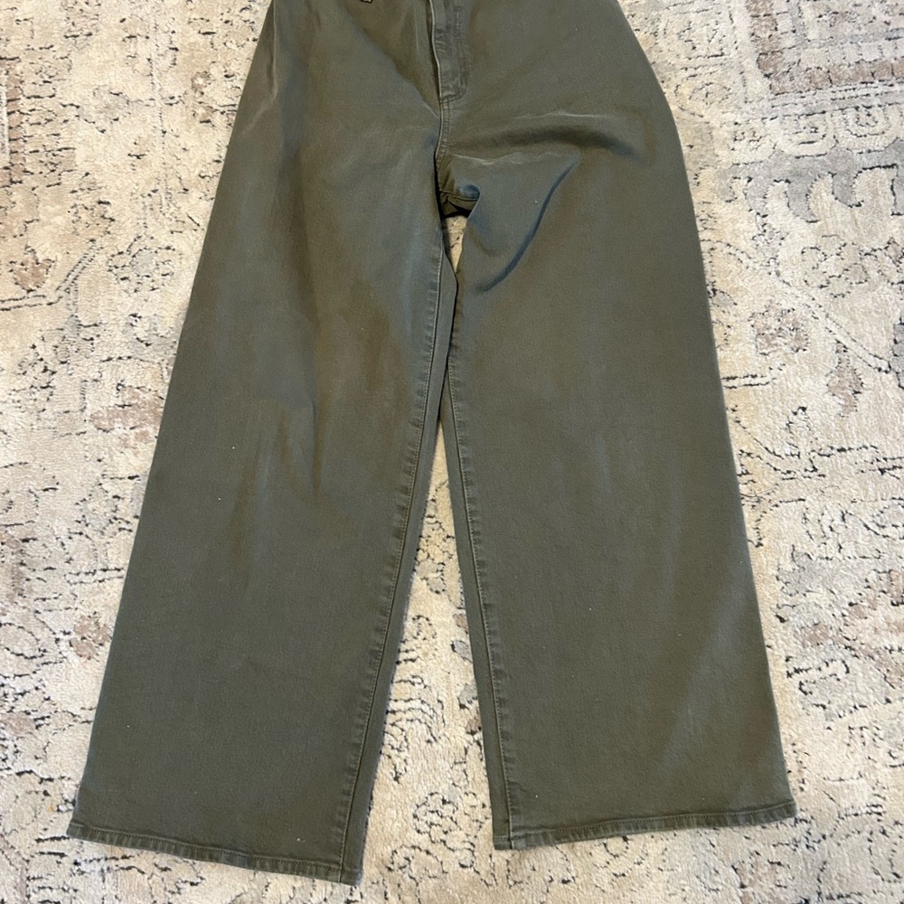 Universal Thread Women's Wide-Leg ankle Jeans in Olive Green Size4